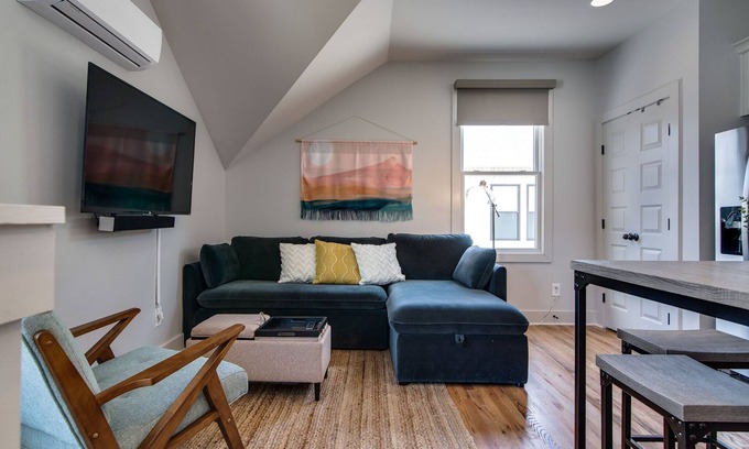 Greenwood House | Stylish Townhouse in East Nashville