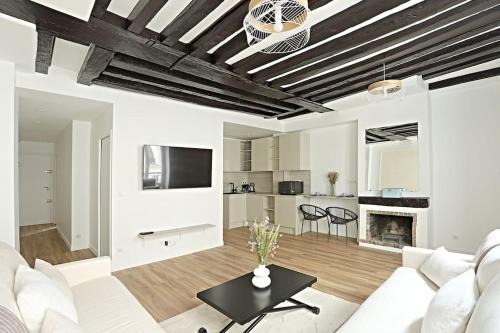 6th Arrondissement Apartment | Stylish Two-Bedroom Apartment in Saint-Germain