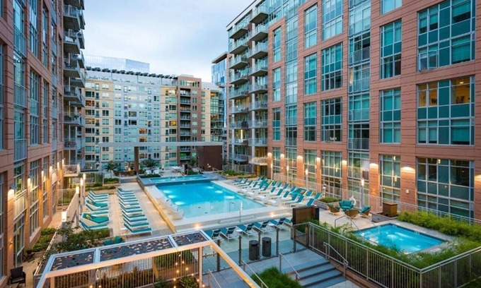 LoDo Hotel | Stylish Urban Studio w/Full Kitchen | Outdoor Pool | Union Station – 0.2 miles