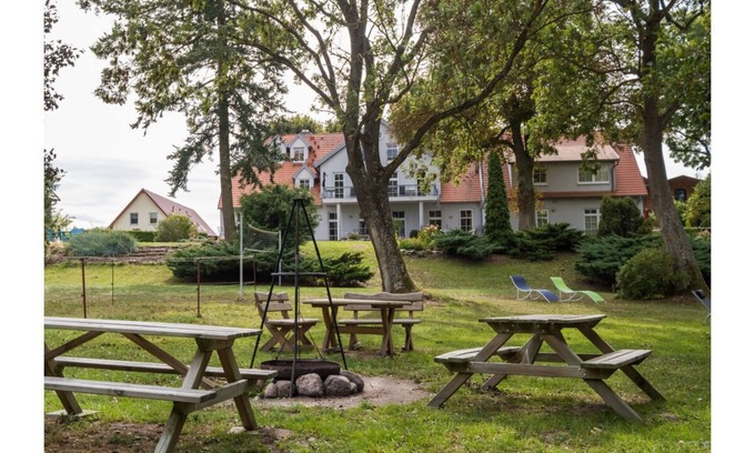 Muritz Apartment | Stylish vacation apartment in a manor house on Lake Plau