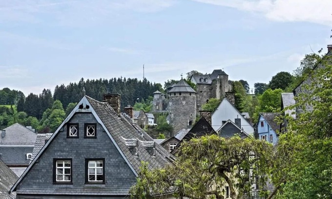 Monschau House | Stylish vacation home Boutique half-timbered house ThirtyFive 12 persons, WLAN, SAT
