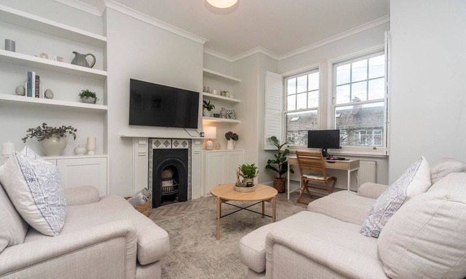 Earlsfield House | Stylish Victorian Home-1 Br 15 mins Central London