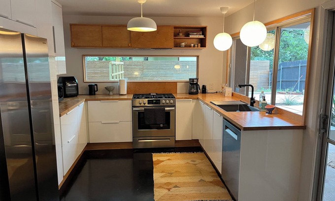West Congress House | Stylish WEST CONGRESS home, Large yard, 2 Bedroom, work space, 31 DAY MINIMUM