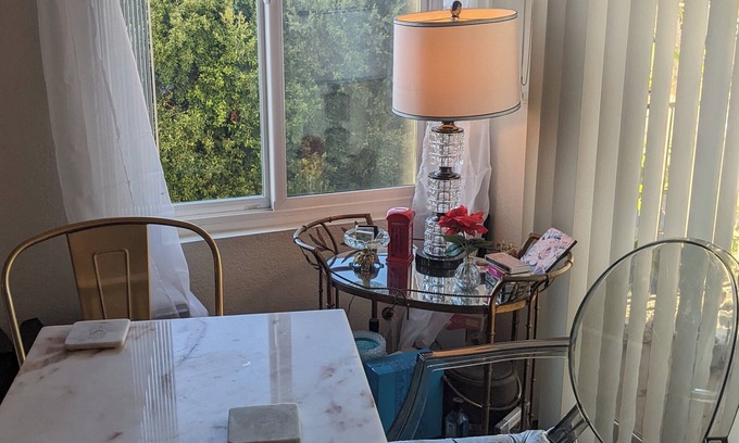 Palms Apartment | Stylish West LA Apartment close to Bev Hills, Beach