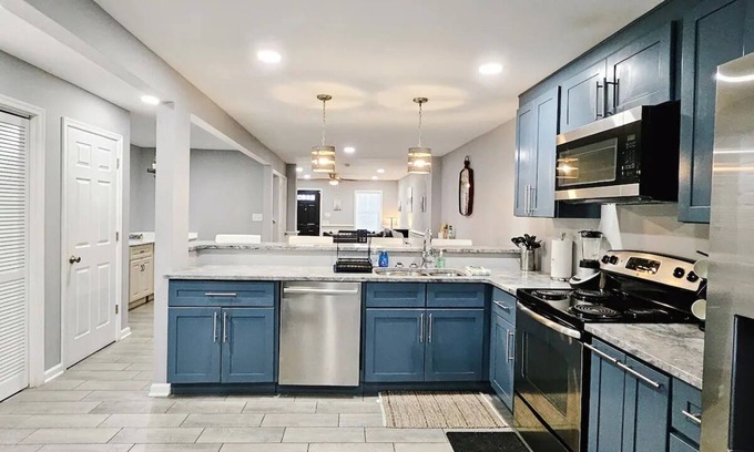 Downtown Wilmington House | Stylish Wilmington Retreat: Historic and Modernnn