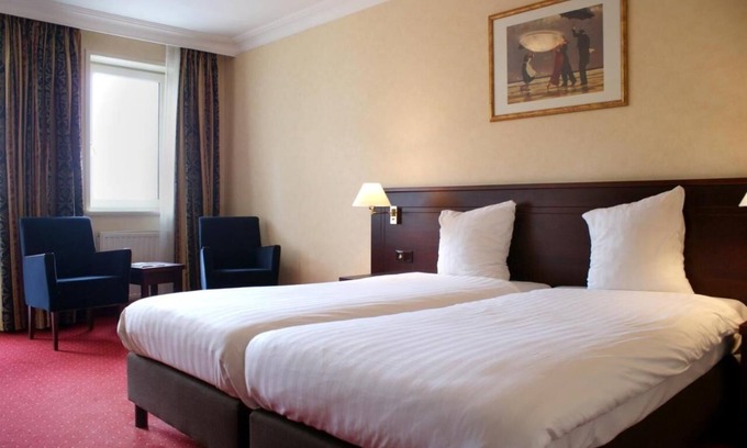 Sluis Hotel | Stylish Zeeland Stay – Near Sluis’ Best Cafés, Canal Views & Shopping