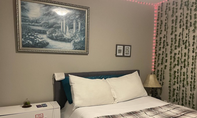 Downtown London Apartment | Styliste one bedroom apartment in a 2 BR house