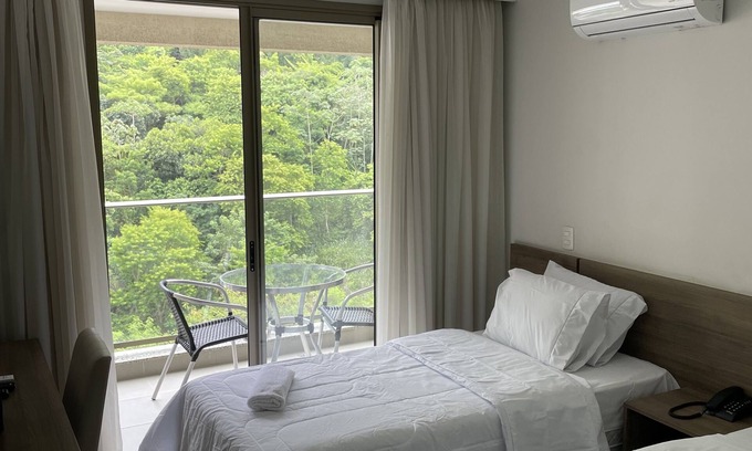 Camorim Apartment | Suíte Master no Condomínio via Premiere