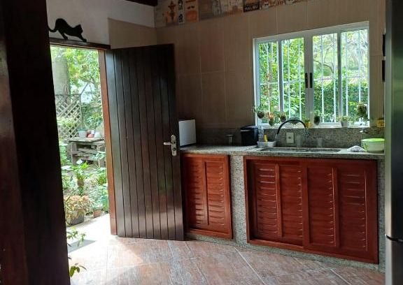 Rio Vermelho Sul House | Suíte Ampla em Casa Familiar com acesso a Lagoa