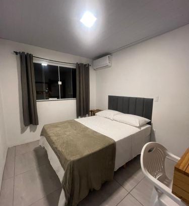 Velha House | Suíte com BWC PRIVATIVO Com AR Ao Lado da Vila Germânica Oktoberfest