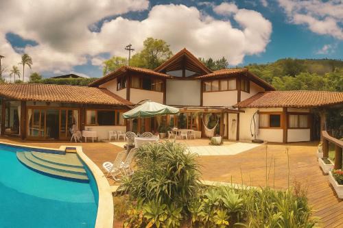 Moura Brasil House | Suíte em Condomínio de Luxo em Casa de Família