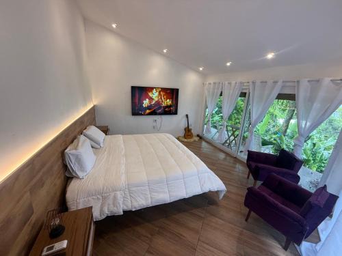 Guaratiba House | Suíte na montanha - Recreio dos Bandeirantes - entrada independente, com vista pra Floresta