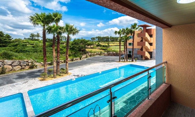 Aewol Hotel | Suandsu Jeju