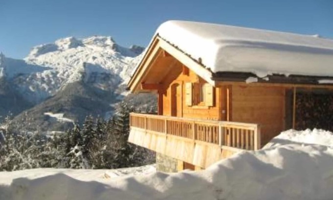 Manigod Ski Chalet | Sublime 3-star Savoyard chalet "Le grenier de Chalmont"