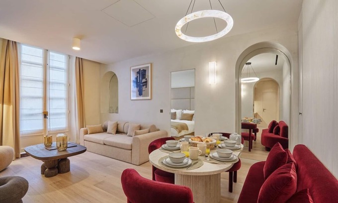 Paris City Center Apartment | Sublime new Apartment Louvre Palais-Royal