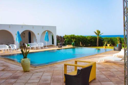 Bardo Villa | Sublime villa pieds dans l eau a Hergla