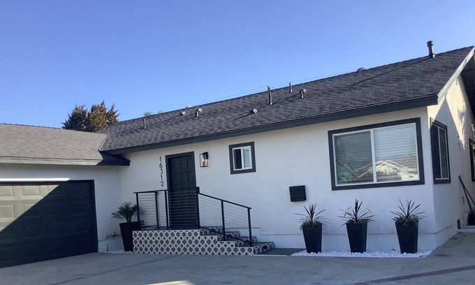 Granada Hills South House | Suburban Oasis
