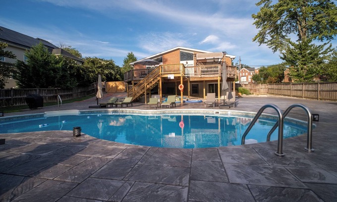 Annandale House | Suburban Paradise