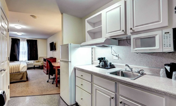 North Westminster Hotel | Suburban Studios Westminster Denver North