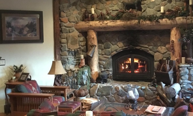 Douglas City House | Sugar Bear Lodge on the Trinity River