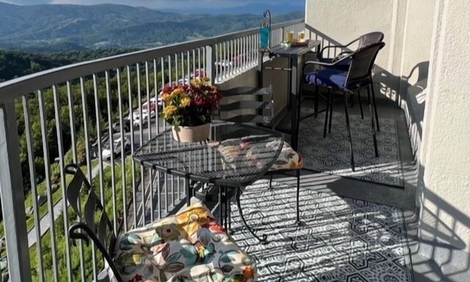 Sugar Mountain Condo | Sugar In The Sky - Quiet End Unit w/Air Conditioning & Work Space