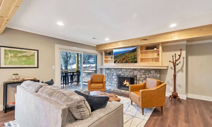 Sugar Mountain Condo | Sugar Mtn condo walkable to golf course. Smart TVs, king bed. Beat summer heat!