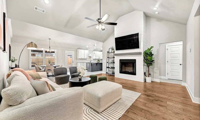 Bentonville - Fayetteville House | Sugar Pine Family Stay