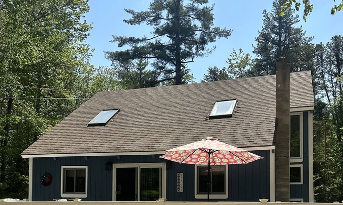 Freedom Cottage | Sugar Shack at Ossipee Lake! Sleeps 8 comfortably! Short distance to the beach!