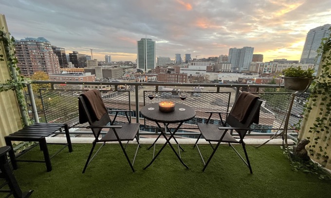 Downtown Apartment | Sugar Shack Studio | Downtown Skyline Views