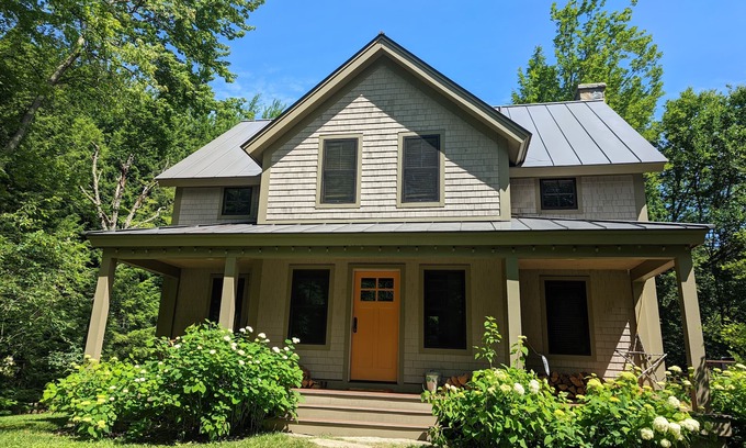 Waitsfield House | Sugarbush/Mt. Ellen Year-Round Sanctuary