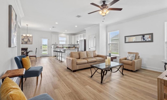 Lake Charles House | Sugarcane Dreamscape in Iowa, LA