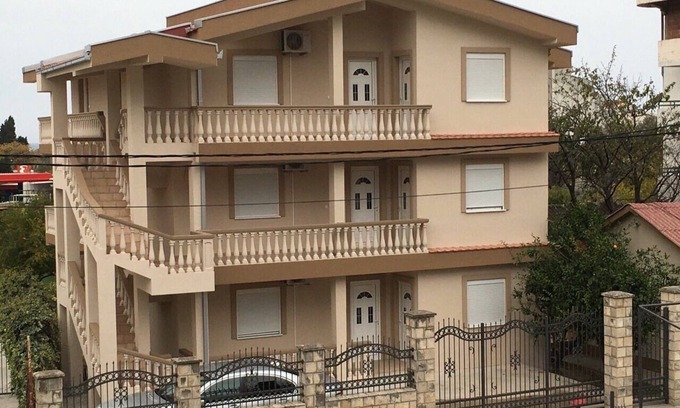 Zeljeznica Apartment | Suitable 2 BDR Apartment 5 minutes From The Beach