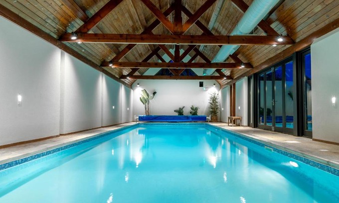 Harlow House | Suitable For Contractors 2 Double Beds and Sofa Bed Private Parking