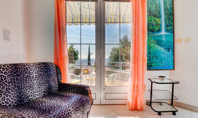 Sveti Stefan Apartment | Suitable Studio Apartment With Sea View