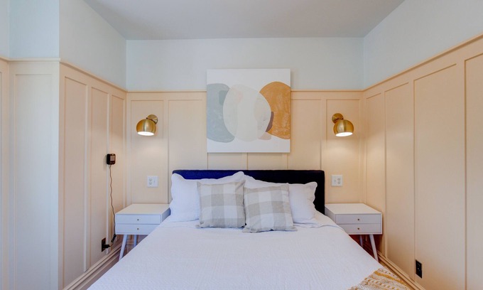 Springville Hotel | Suite 10 | Historic Art City Inn
