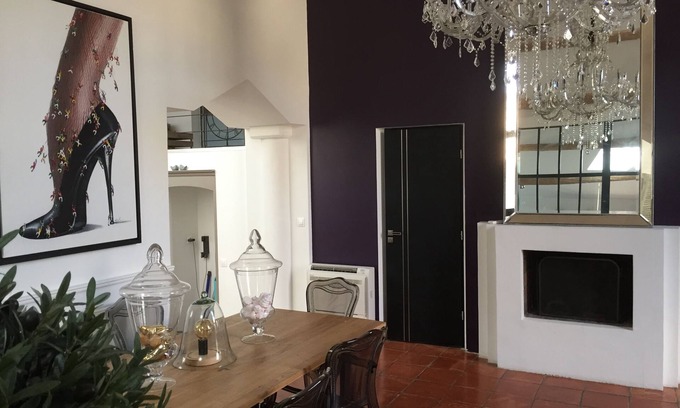 Lourmarin House | "SUITE 118 " Atypical apartment with terrace and SPA