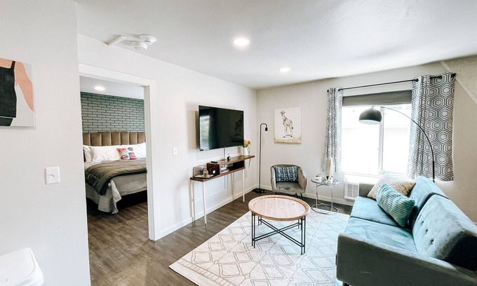 Midtown Apartment | Suite #12 Modern One Bedroom in Midtown, OKC!