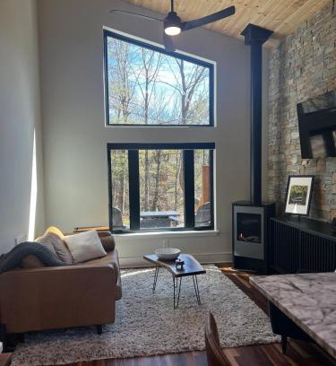 Skyland Villa | Suite 15