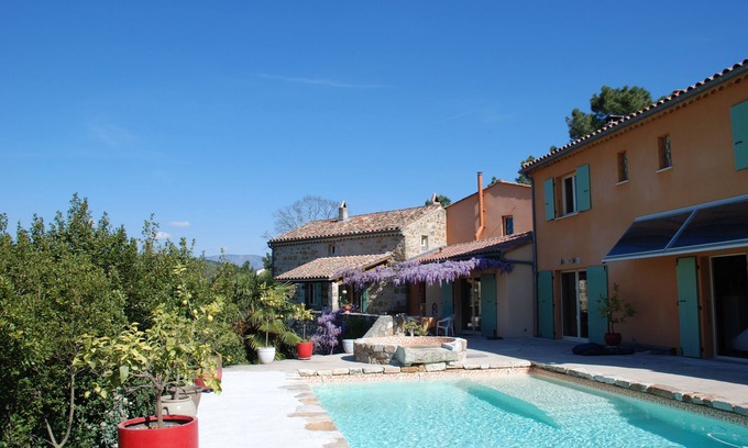 Joyeuse House | Suite 2 blue rooms