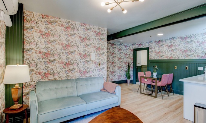 Springville Hotel | Suite 2 | Historic Art City Inn