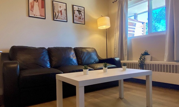 Bluewater Apartment | Suite 4 - Relax in beautiful Bayfield - Only 15min from Grand Bend