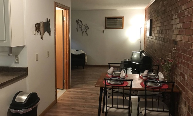 Gamaliel Apartment | Suite 4 - Wild Horses at Norfork Lake Ozark Mountain Lodge