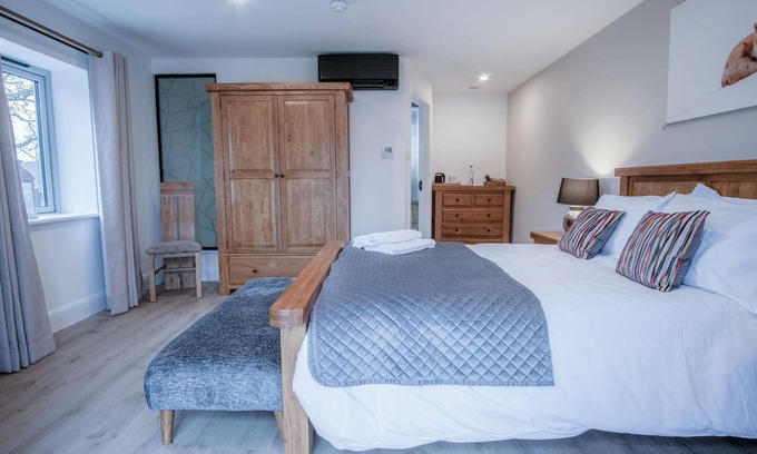 Pen-y-cae Apartment | Suite 7 - Sleeping Giant Hotel - Pen Y Cae Inn