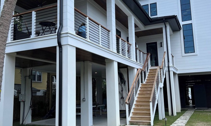 Folly Beach Apartment | Suite A - 3 minutes walk to Center of Folly Beach, across from beach-1 Room