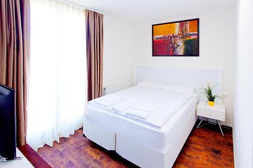 Albisrieden Apartment | Suite Apartments by Livingdowntown