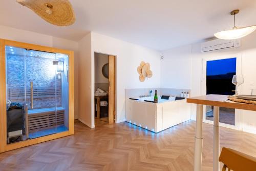 Suze-la-Rousse Apartment | Suite Bali