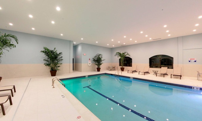 Bryant Pattengill West Apartment | Suite Close to U of M | Indoor Pool + Business Ctr
