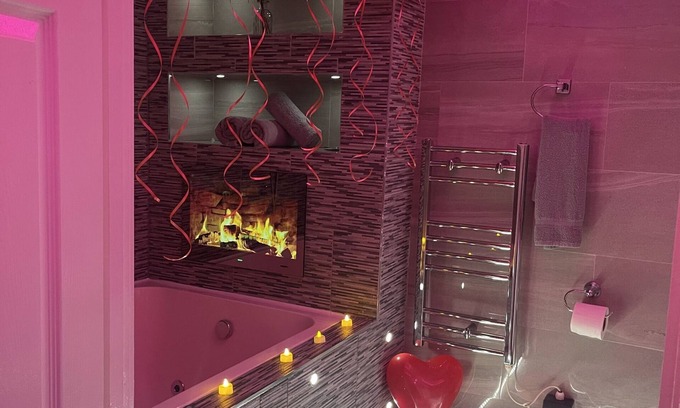 Bradford Apartment | Suite-Deluxe-Jacuzzi-Apartment 2