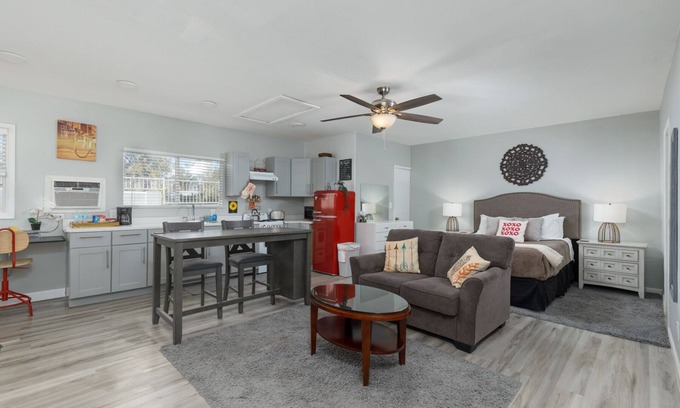 Royal Crest Rancheros Apartment | Suite Dreams in Sin City - Studio Just 10 minutes to The Strip