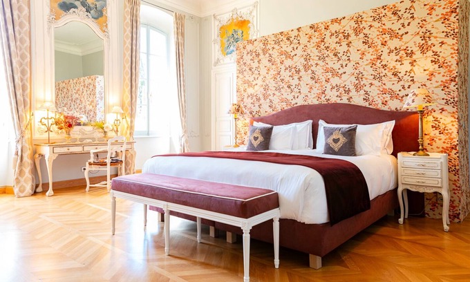 Loriol-du-Comtat House | Suite-Exclusive-Ensuite with Bath-Park view